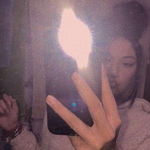 Meet your Posher, Aida